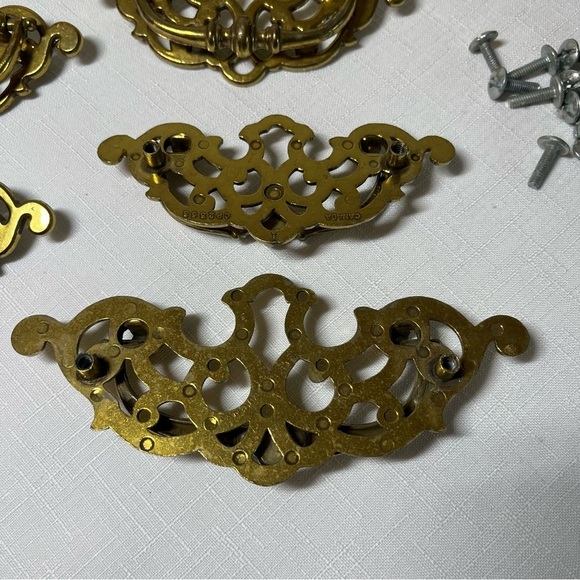 Vintage Draw Pull Handle made in Canada. Set of 8 small and 1 large. 16 screws - Picture 8 of 8